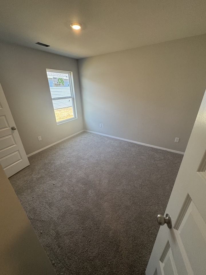 2599 E Meramec St #NA - Photo 3 of 10