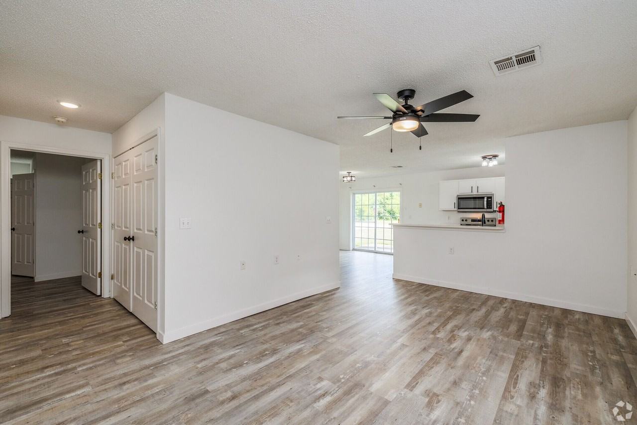 The Villas at Sunset - Photo 7 of 15