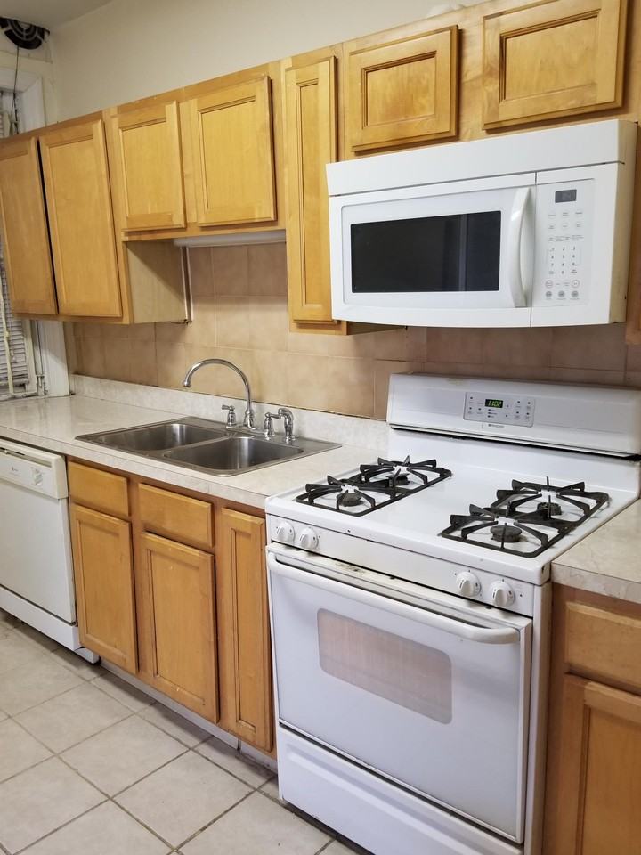 4820 Sansom St #1stFL - Photo 2 of 13