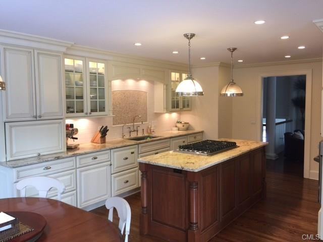 165 Grumman Ave - Photo 3 of 24