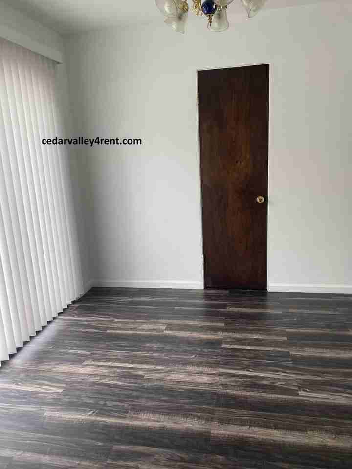 717 Bismark Ave - Photo 3 of 5