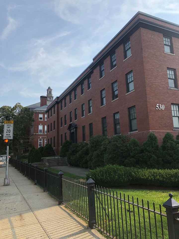 530 Broadway Apartments - Photo 4 of 24