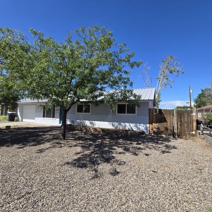 3401 Sierra Dr Ne - Photo 2 of 25