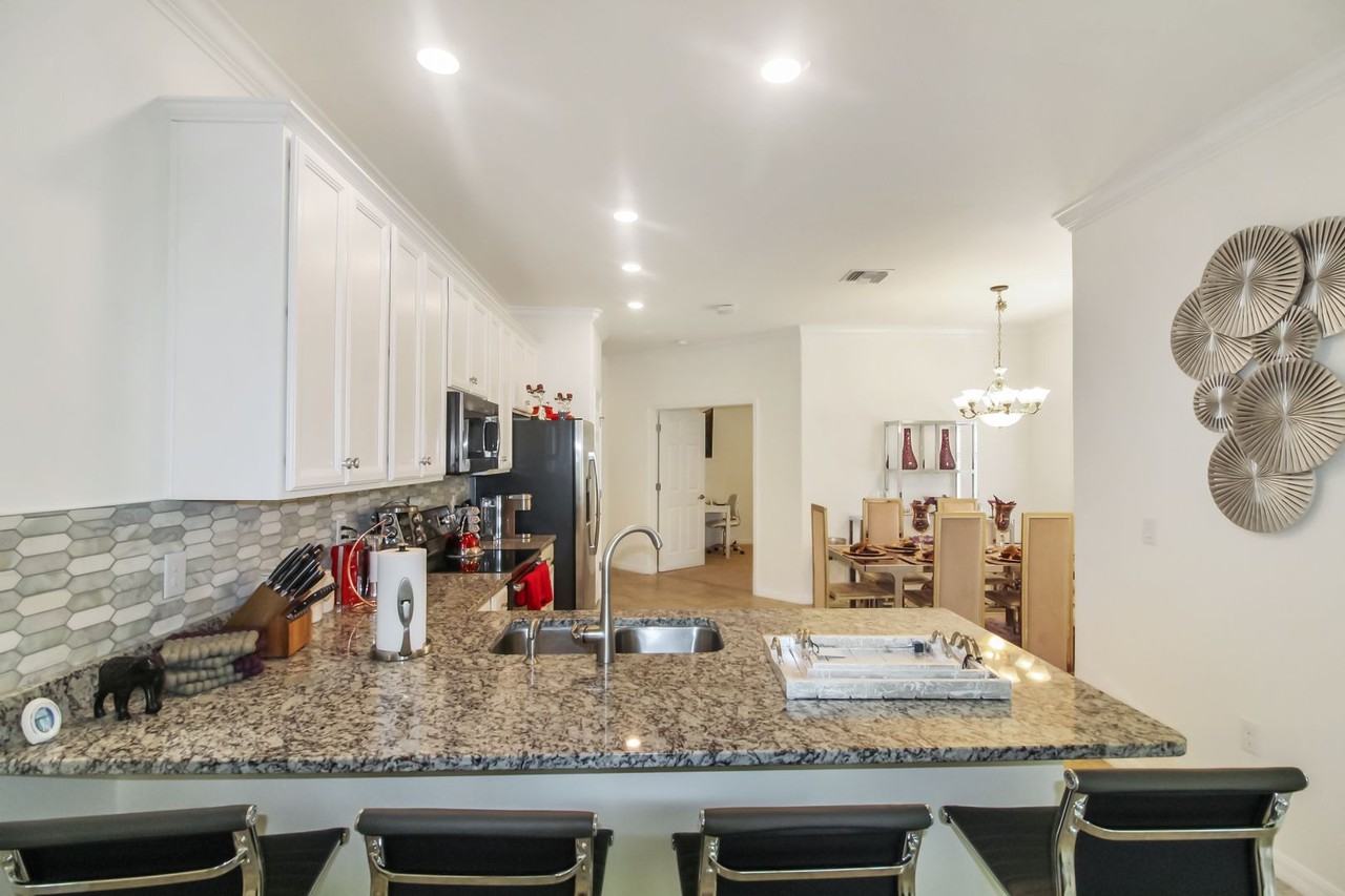 9937 Haze Dr - Photo 4 of 13