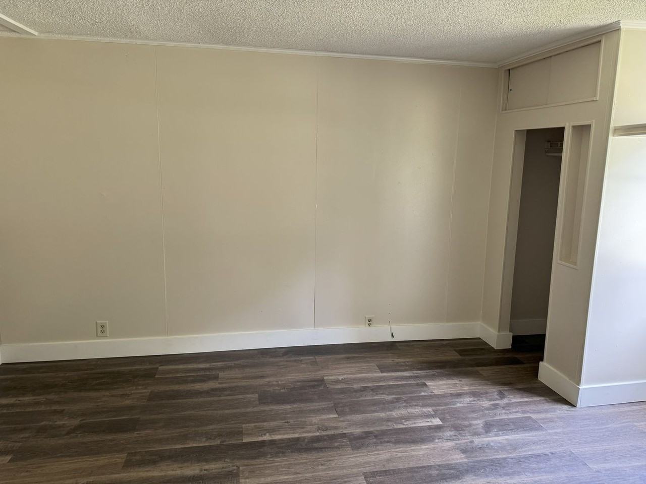 307 Miller Blvd - Photo 3 of 9