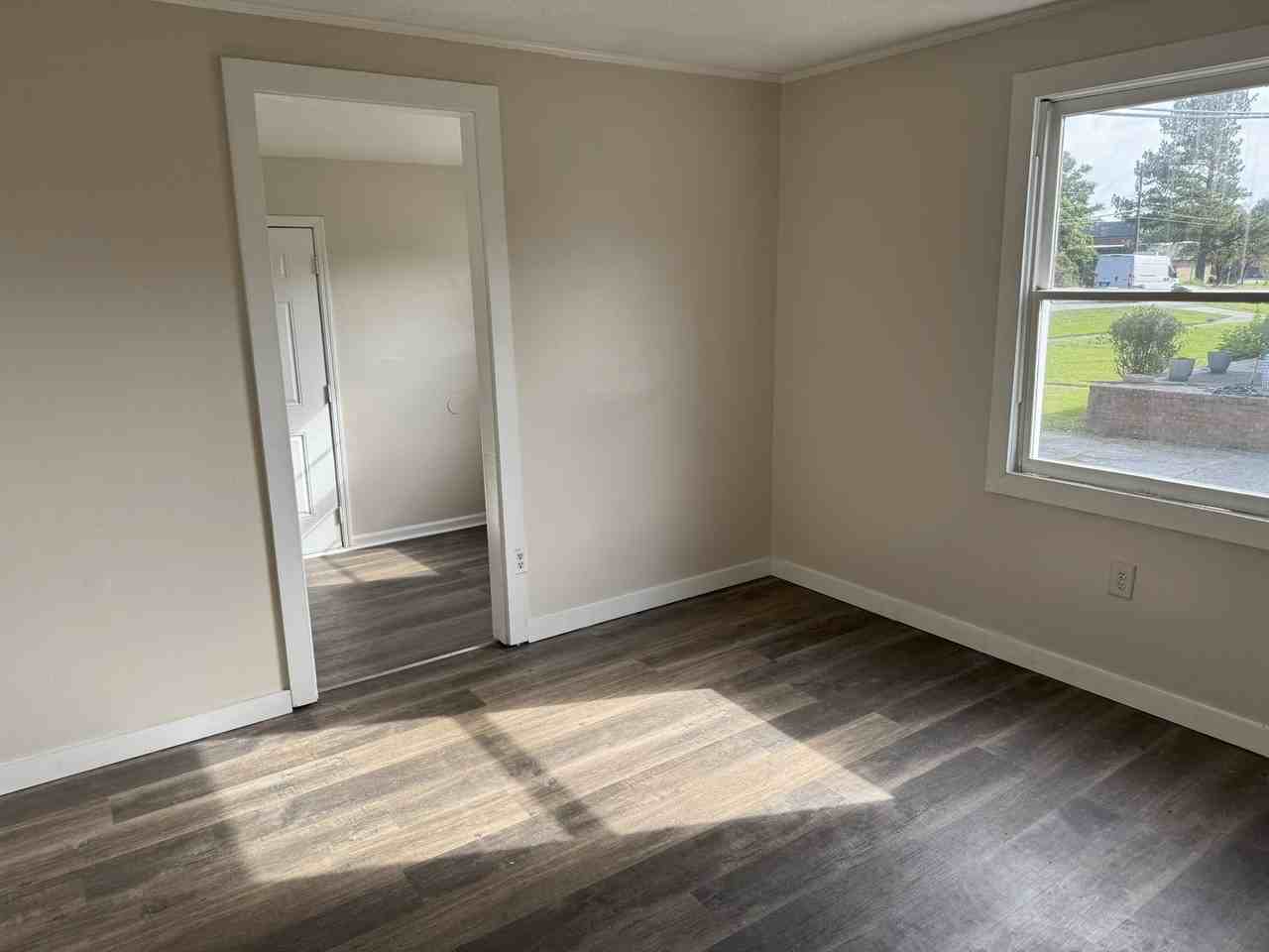 307 Miller Blvd - Photo 5 of 9