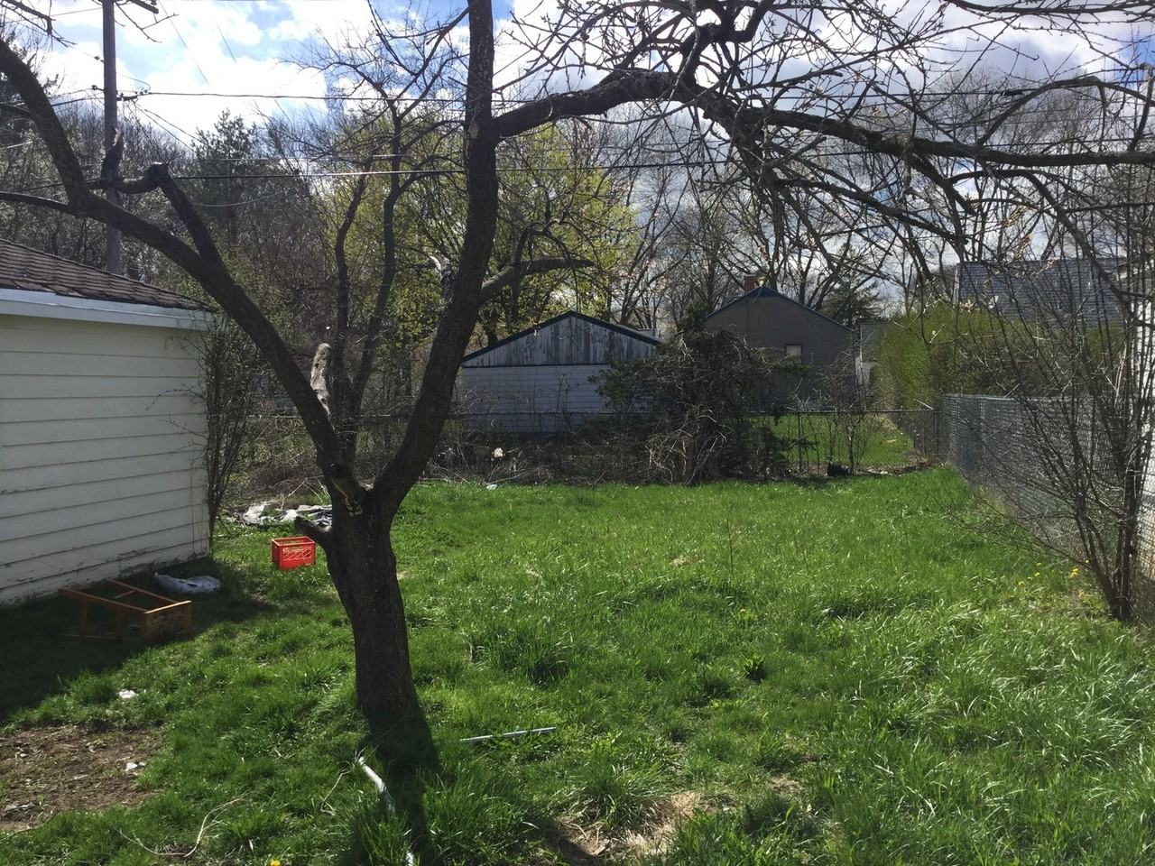 4505 N 44th St - Photo 4 of 11