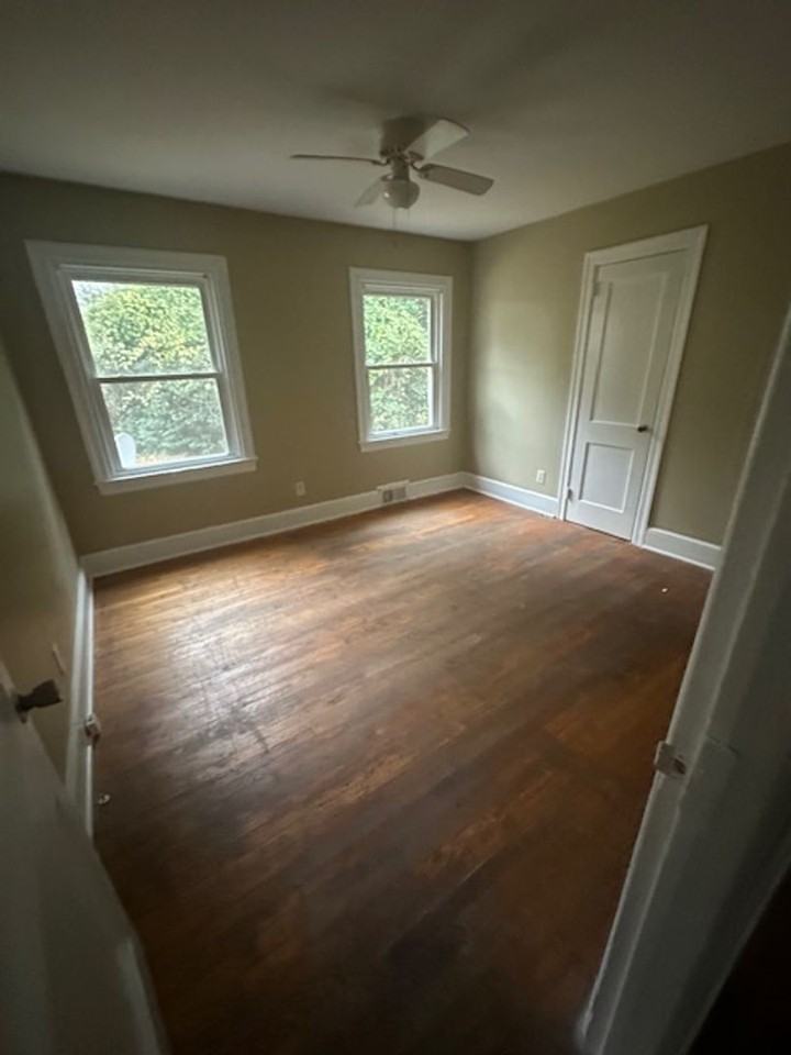 1323 N Independence St - Photo 6 of 11