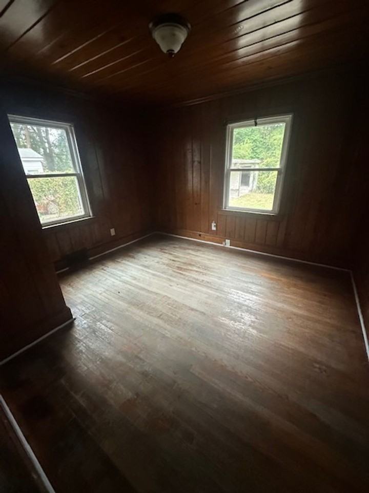 1323 N Independence St - Photo 7 of 11