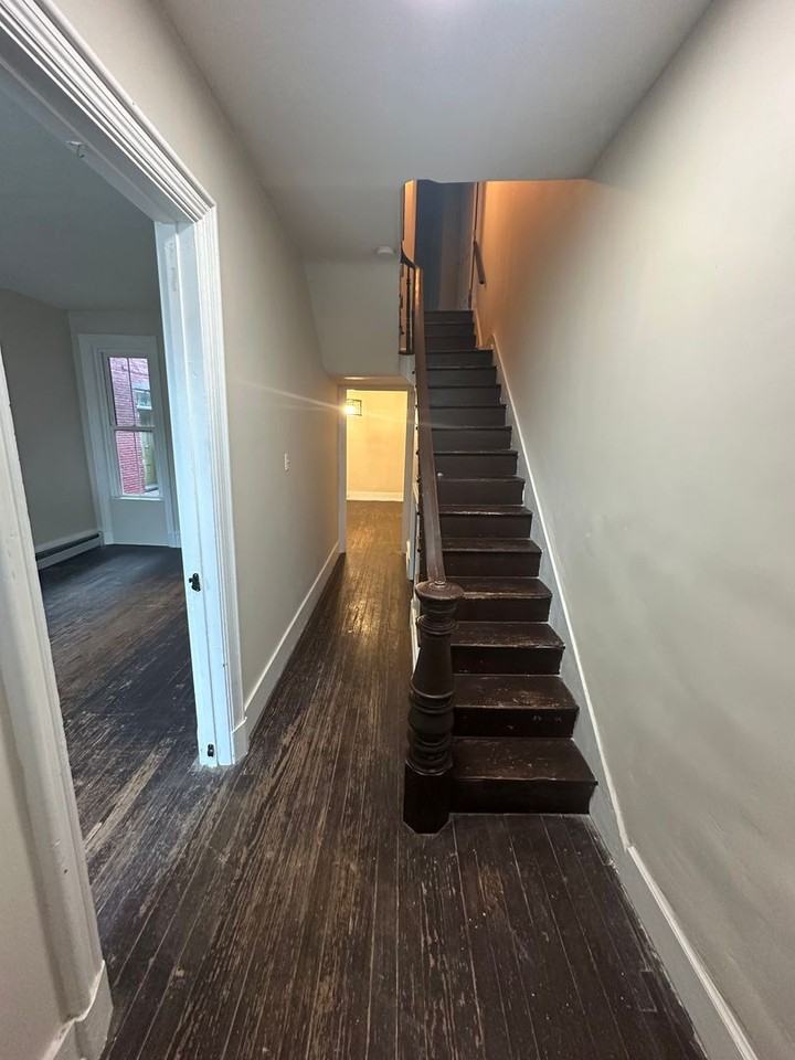 409 Walnut St - Photo 2 of 16