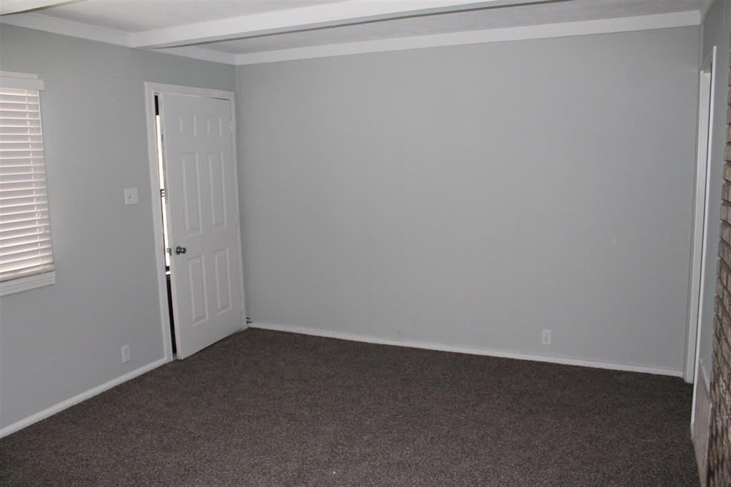 910 Rose St - Photo 2 of 11