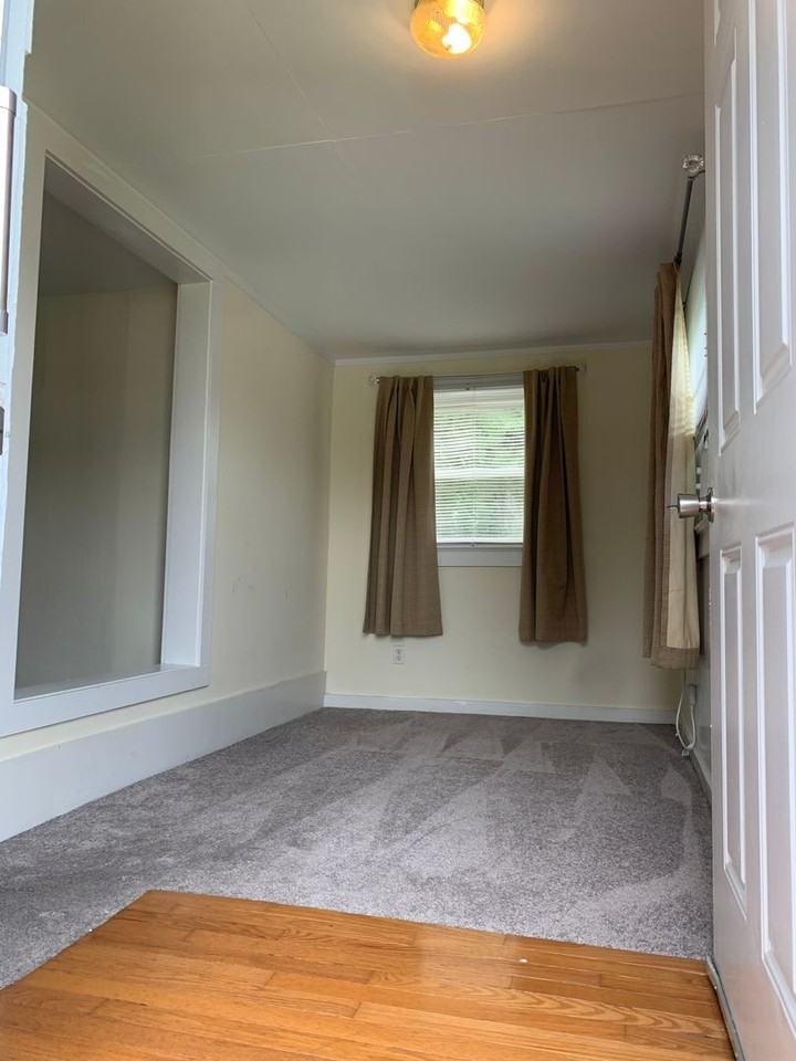 4812 Franklin Avenue - Photo 3 of 11