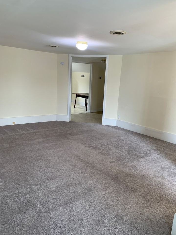 4812 Franklin Avenue - Photo 6 of 11