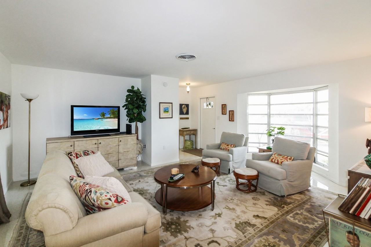 1608 1608 S Neponsit Dr - Photo 3 of 12