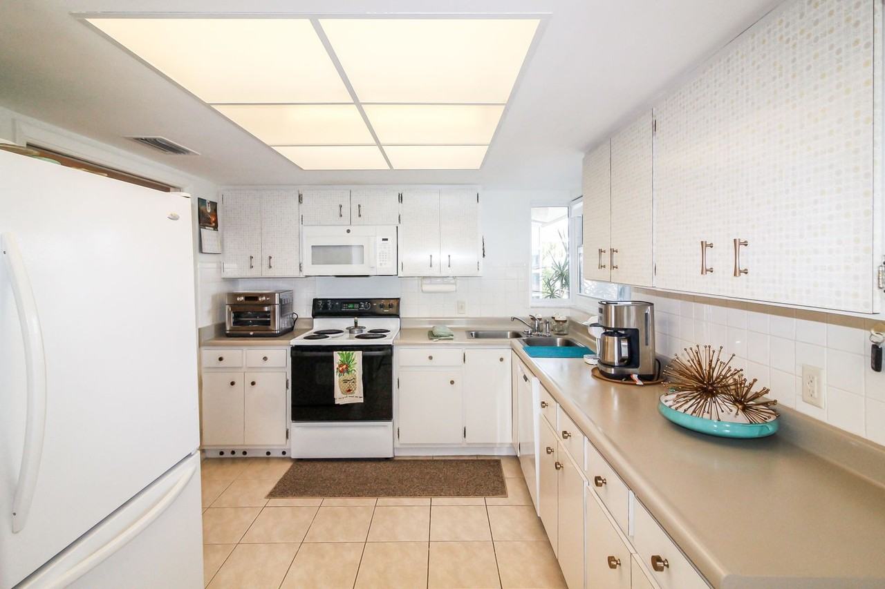 1608 1608 S Neponsit Dr - Photo 7 of 12