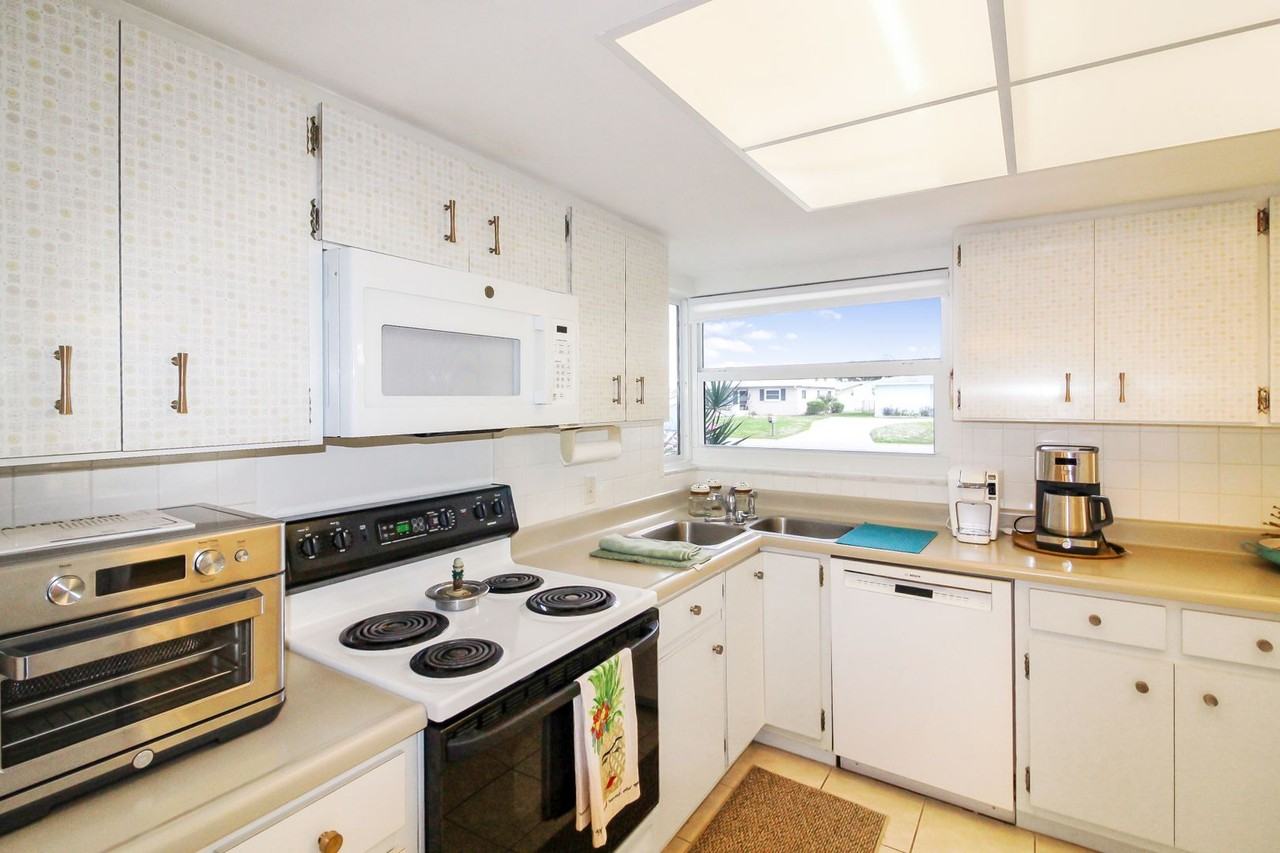 1608 1608 S Neponsit Dr - Photo 5 of 12