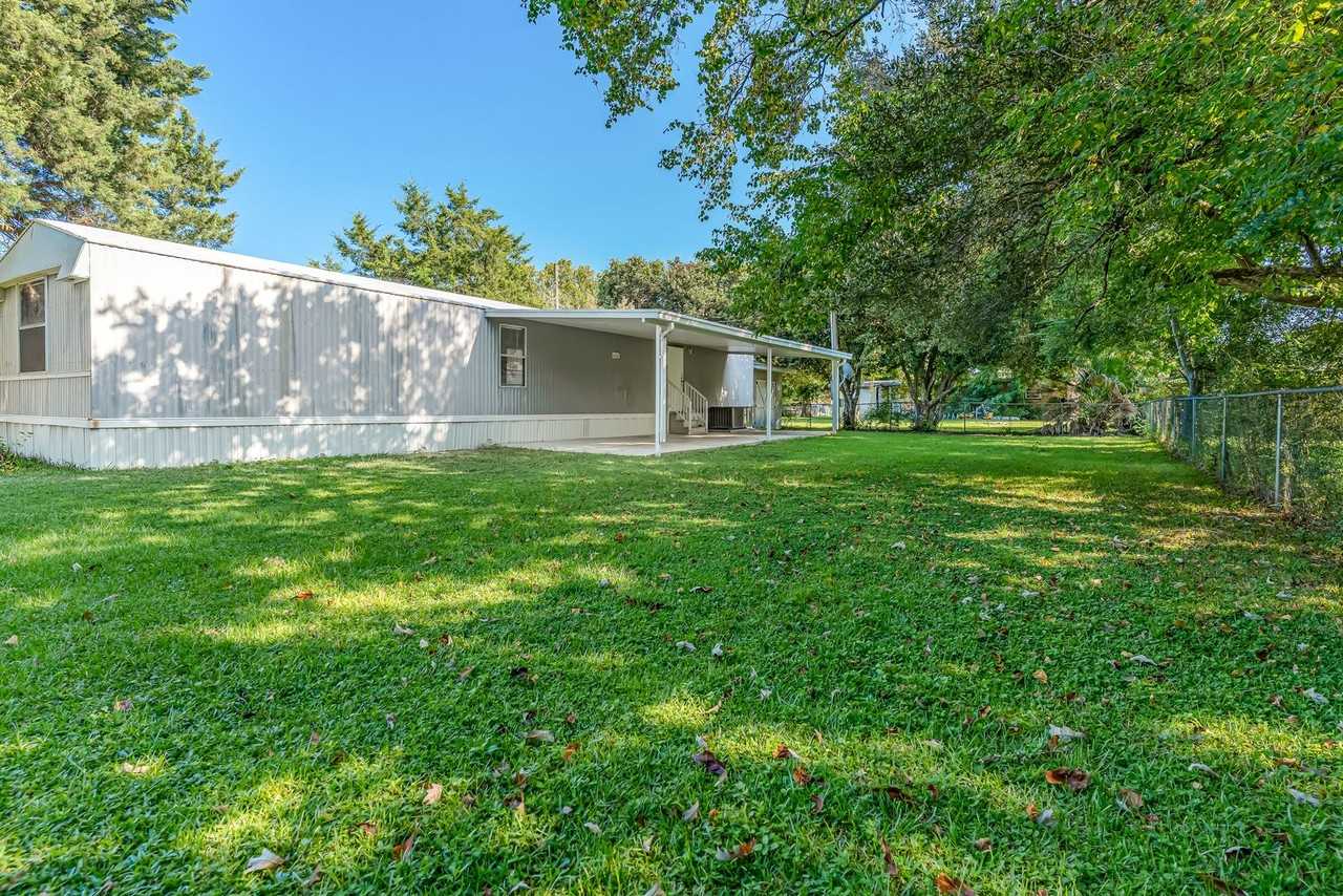 1328 Greendale Ave - Photo 5 of 42