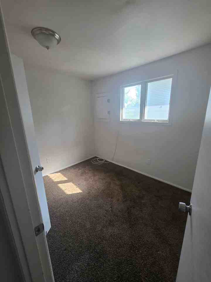 367 Conley Ave - Photo 3 of 5