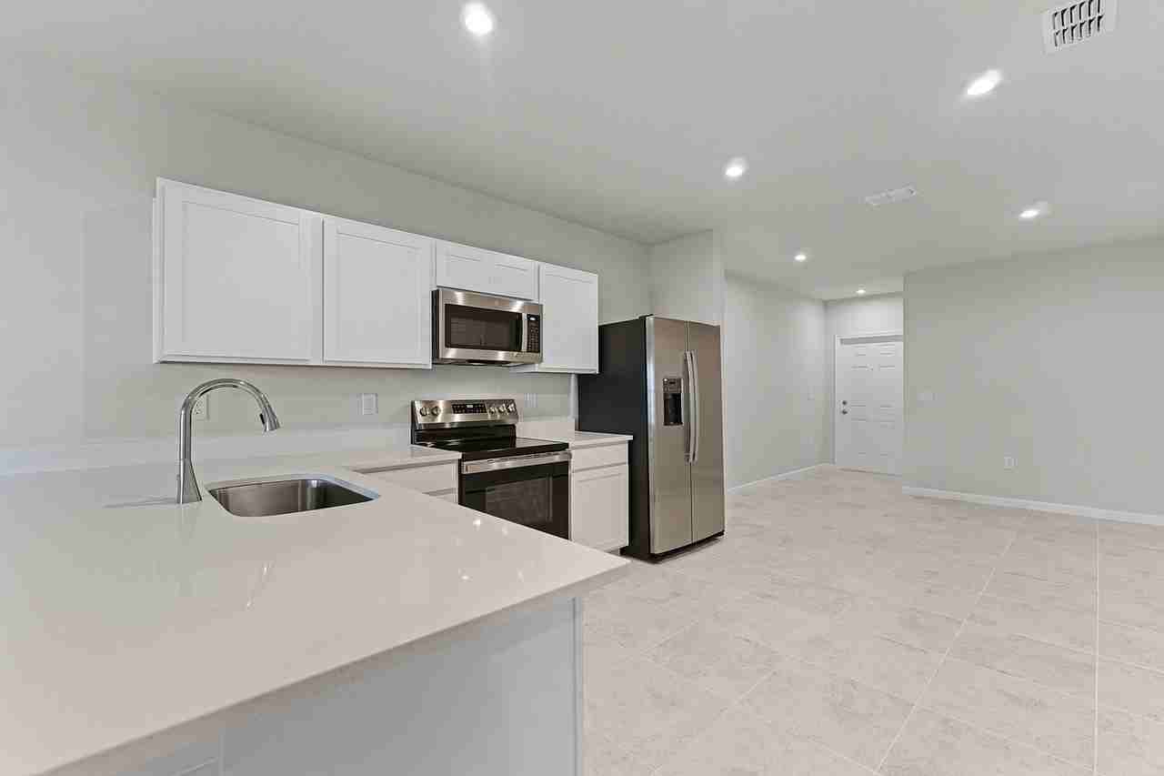 2402 Mercury Way - Photo 7 of 32