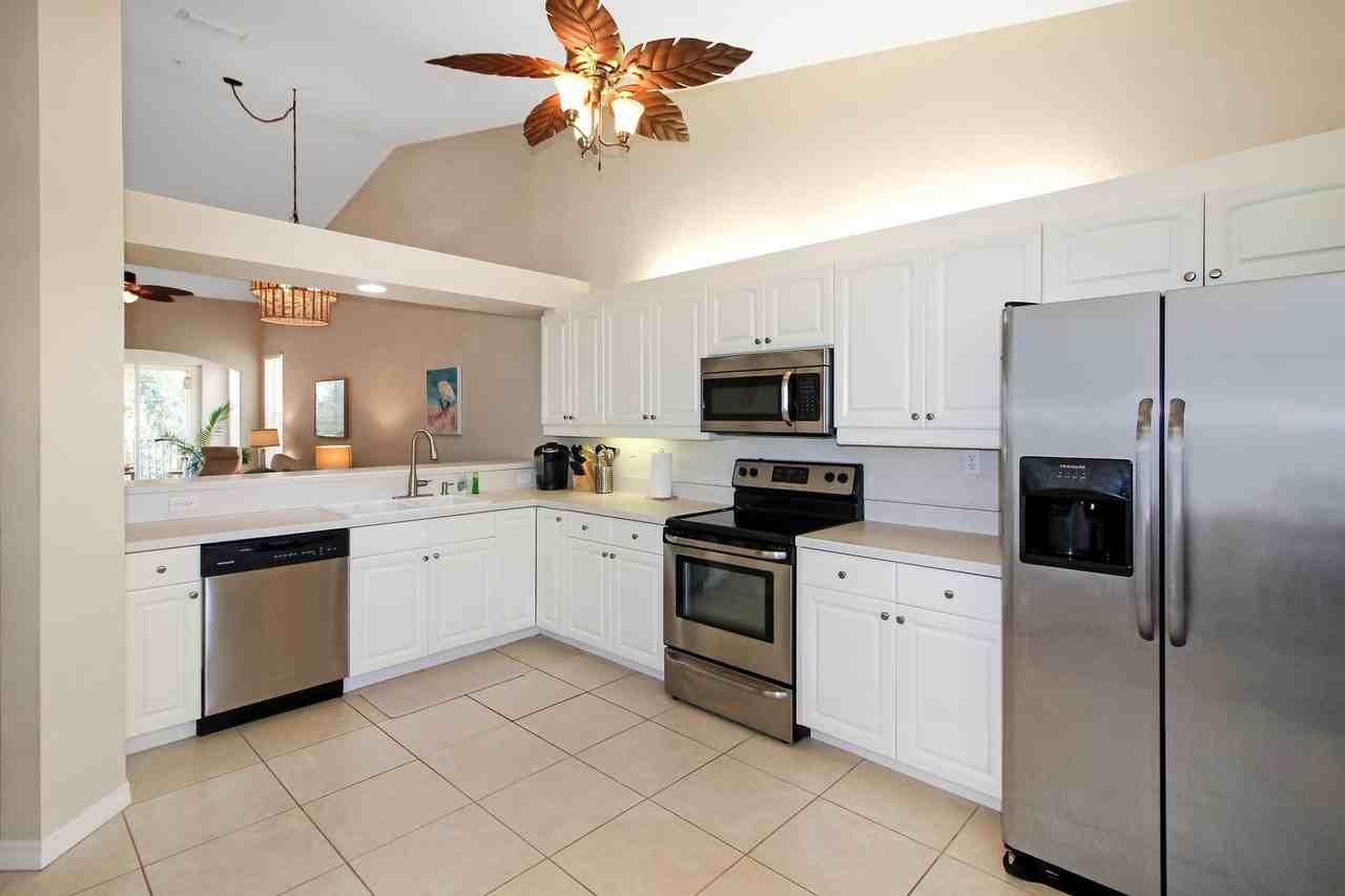 780 780 Montrose Drive - Montrose Dr, 780 #203 - Photo 4 of 20