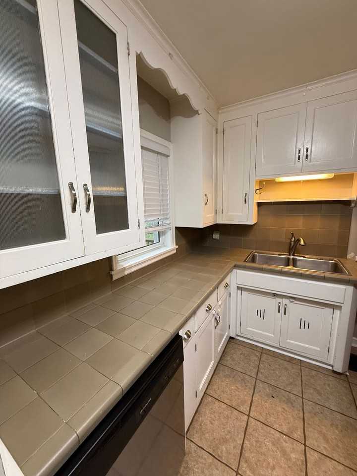 5308 44th Ave S - Photo 5 of 34
