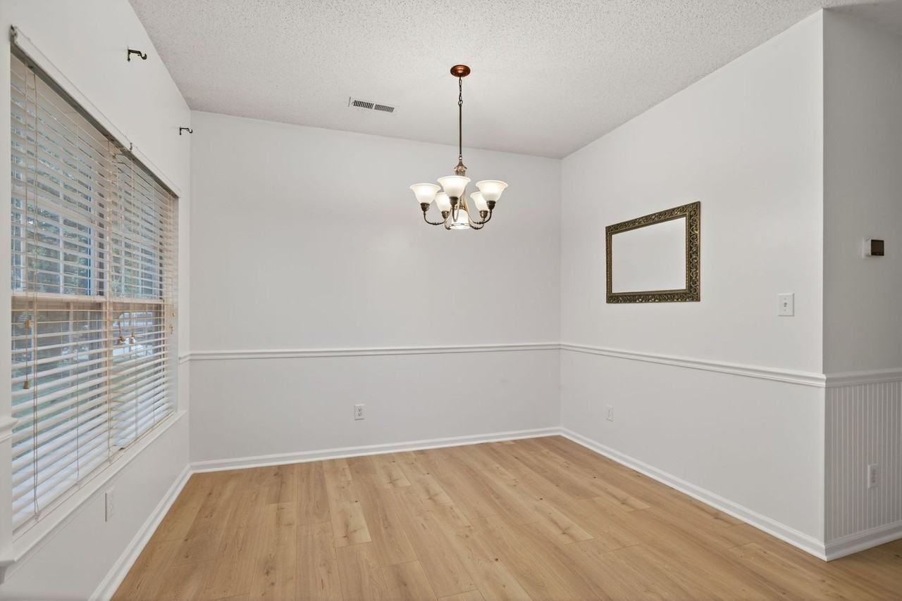 302 Dorothy Dr - Photo 3 of 19