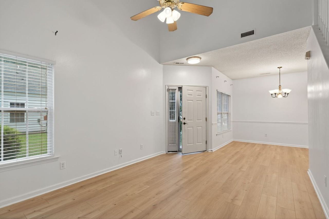 302 Dorothy Dr - Photo 5 of 19