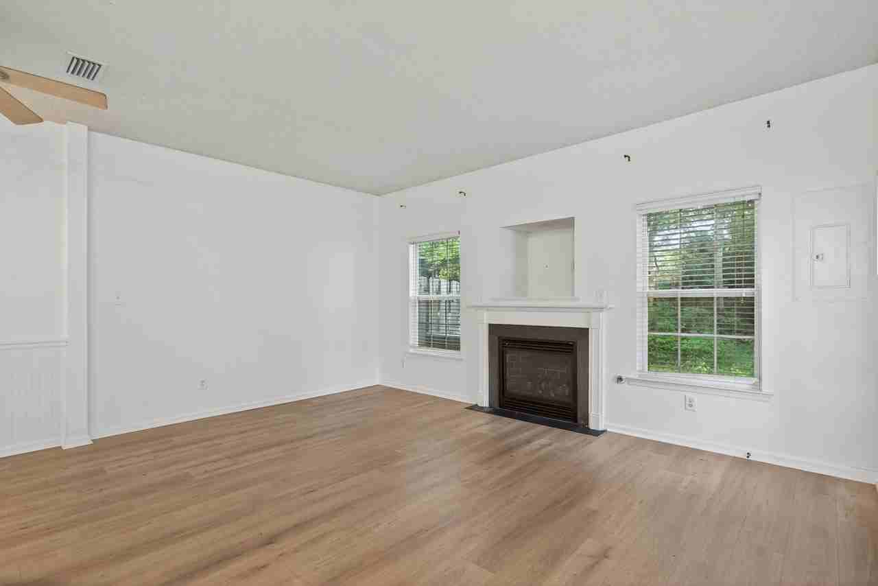 302 Dorothy Dr - Photo 6 of 19