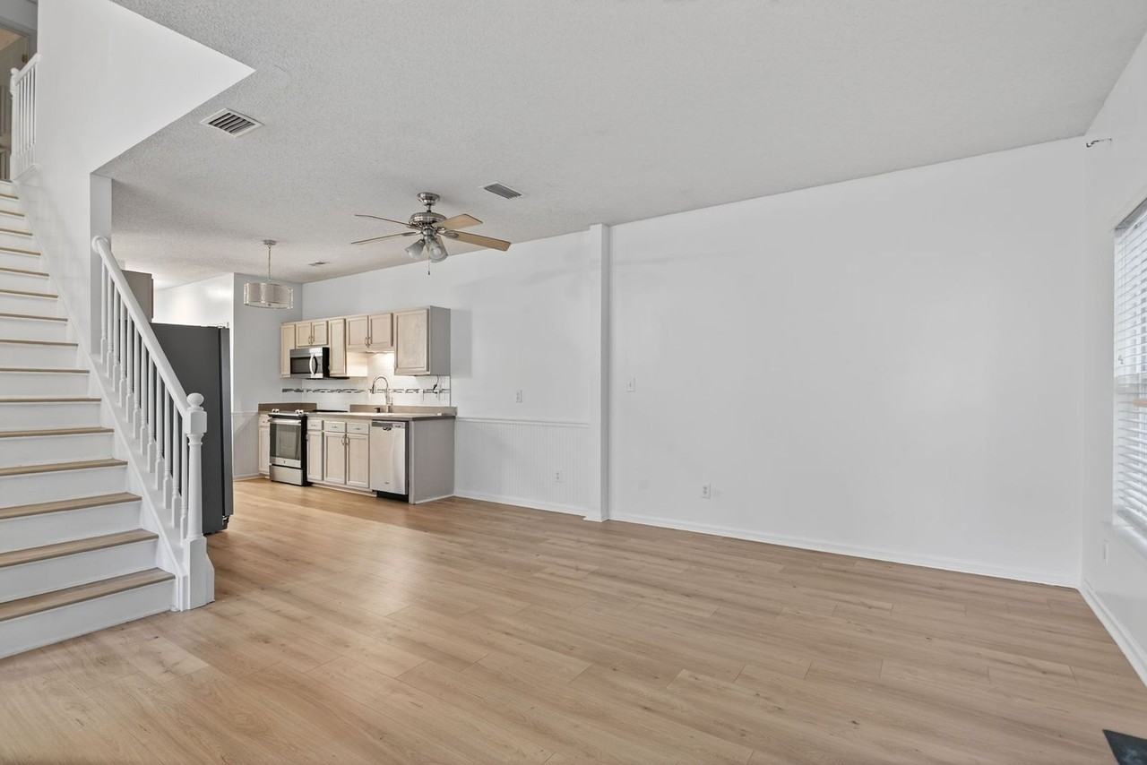 302 Dorothy Dr - Photo 7 of 19