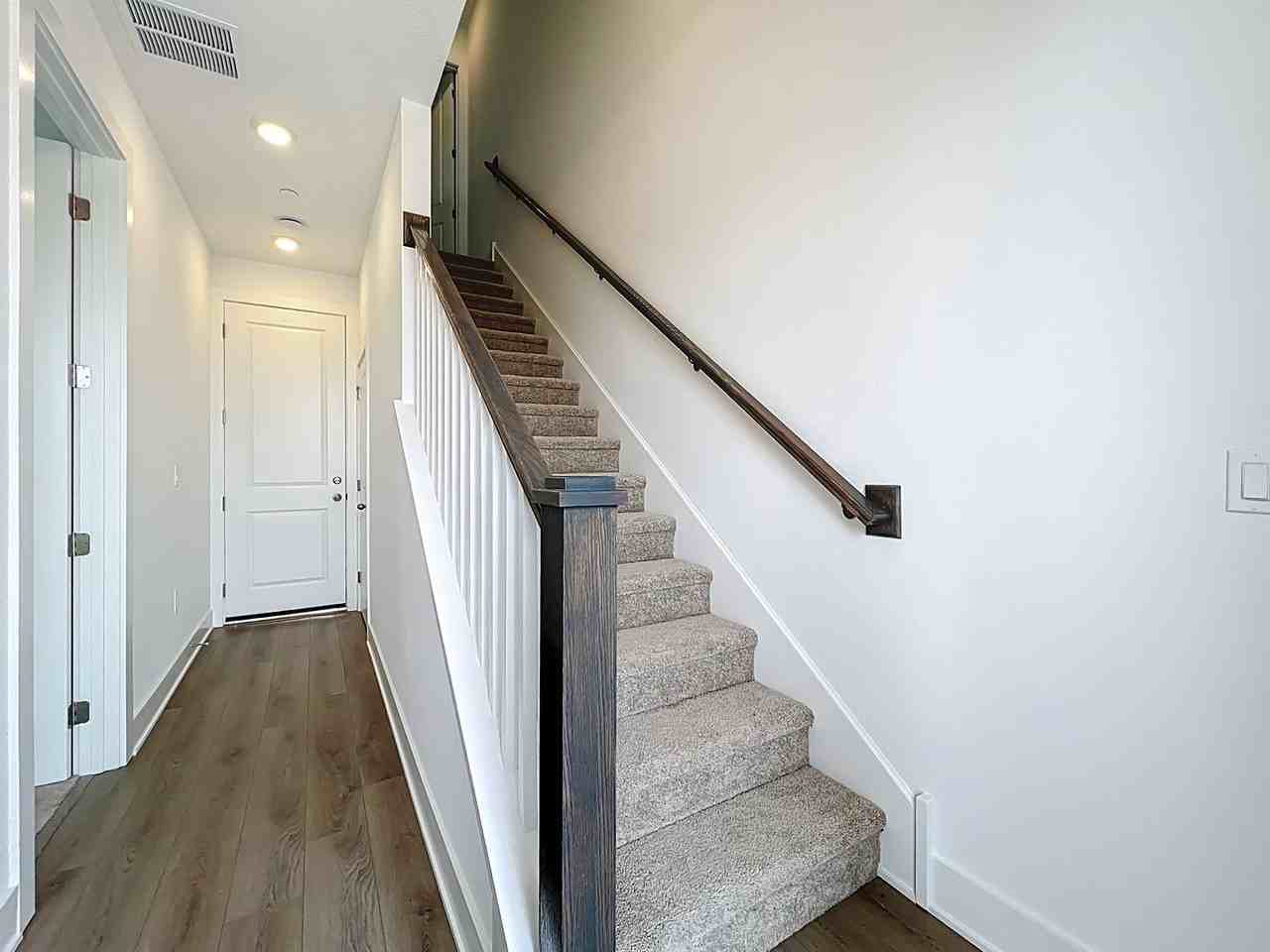 15465 Hamlin Park Dr - Photo 5 of 50