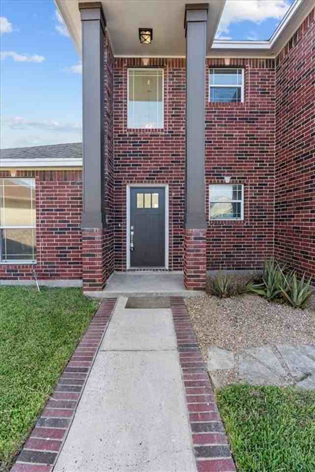 2421 Songbird Ln - Photo 2 of 41