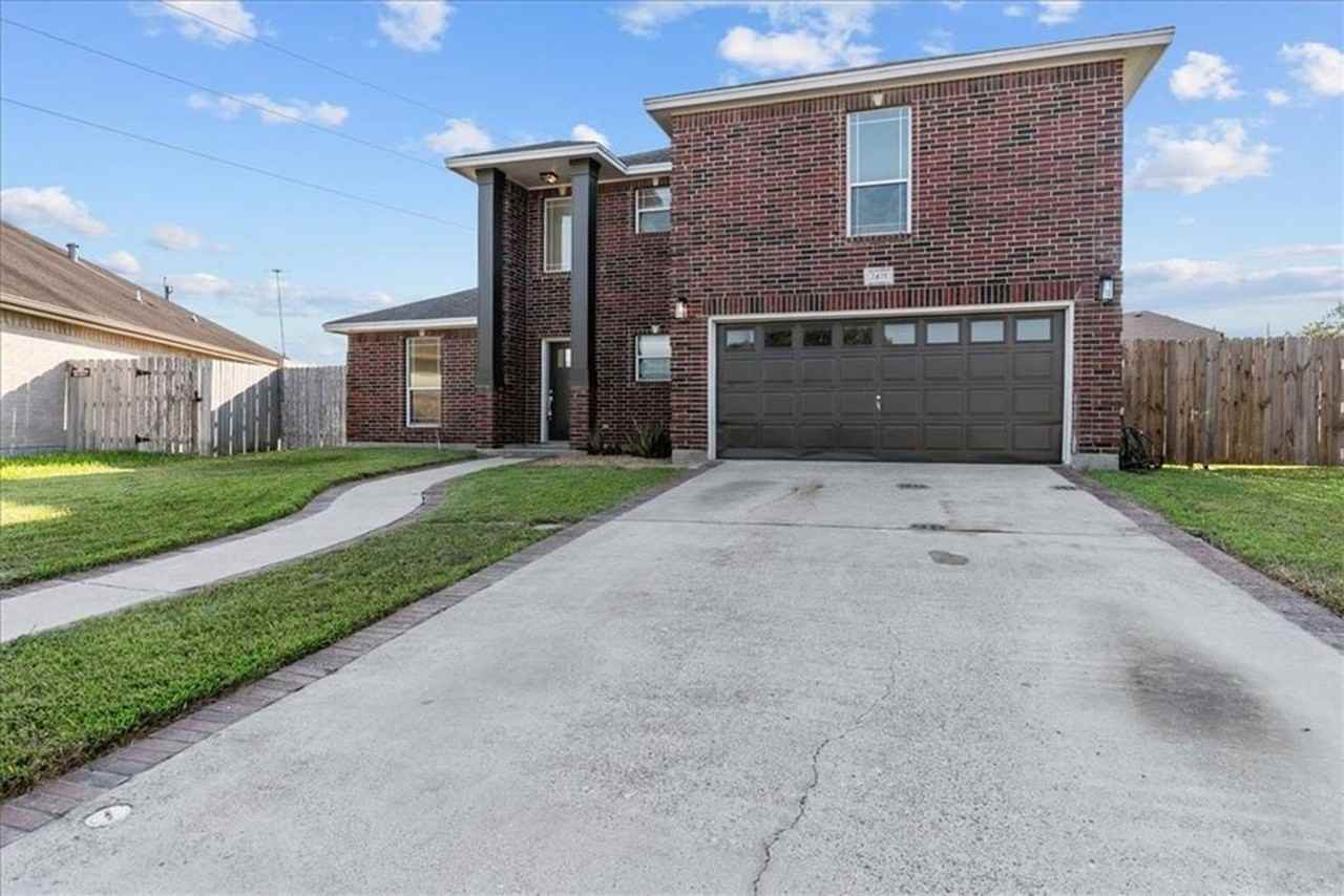 2421 Songbird Ln - Photo 3 of 41