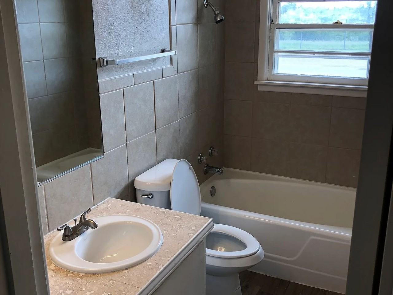 2306 62nd St #A - Photo 3 of 6