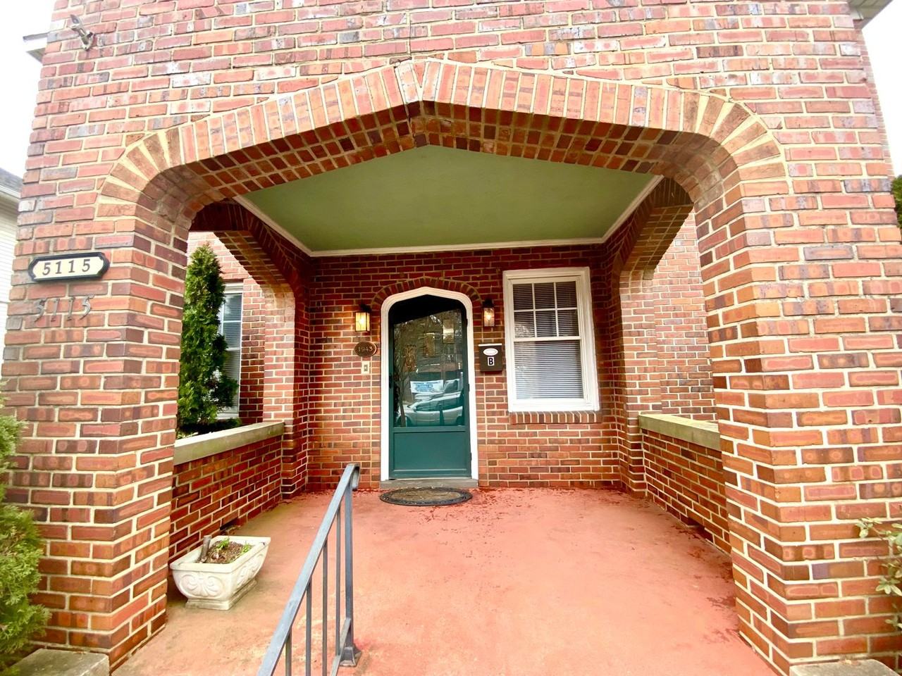 5115B Huntington Ave - Photo 2 of 17