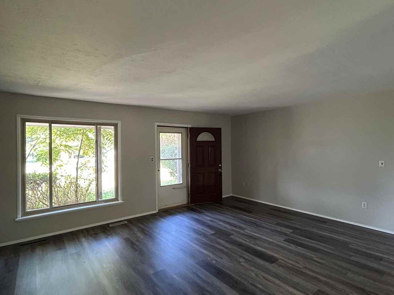 25485 Randolph Rd - Photo 2 of 13