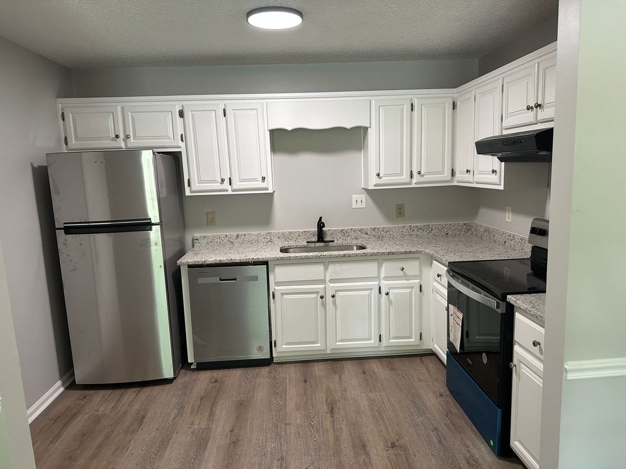 121 Winthrop Way - Photo 3 of 4