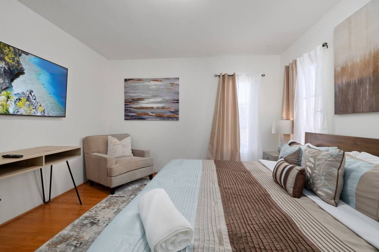15803 Victoria Ave #A - Photo 3 of 32