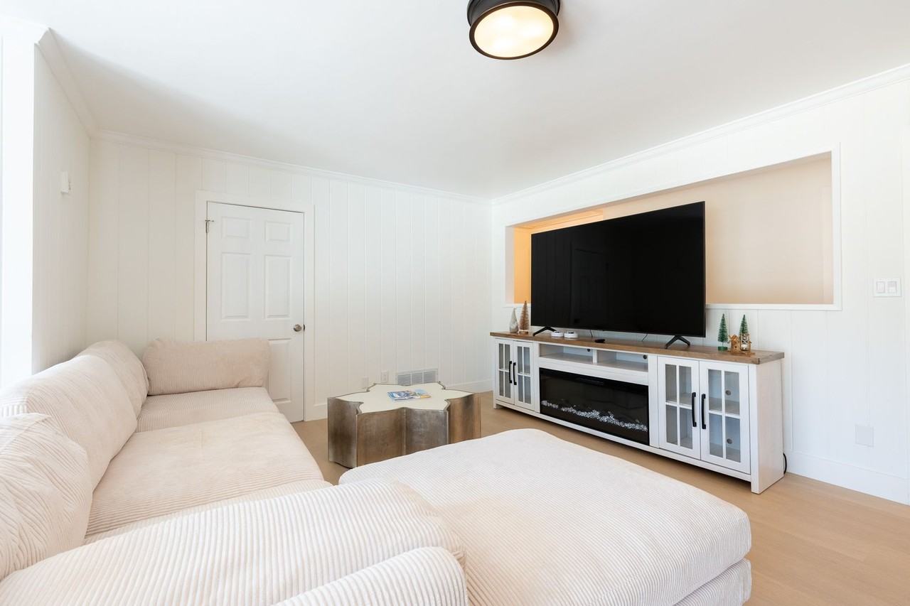 705 E Foothill Blvd - Photo 2 of 47