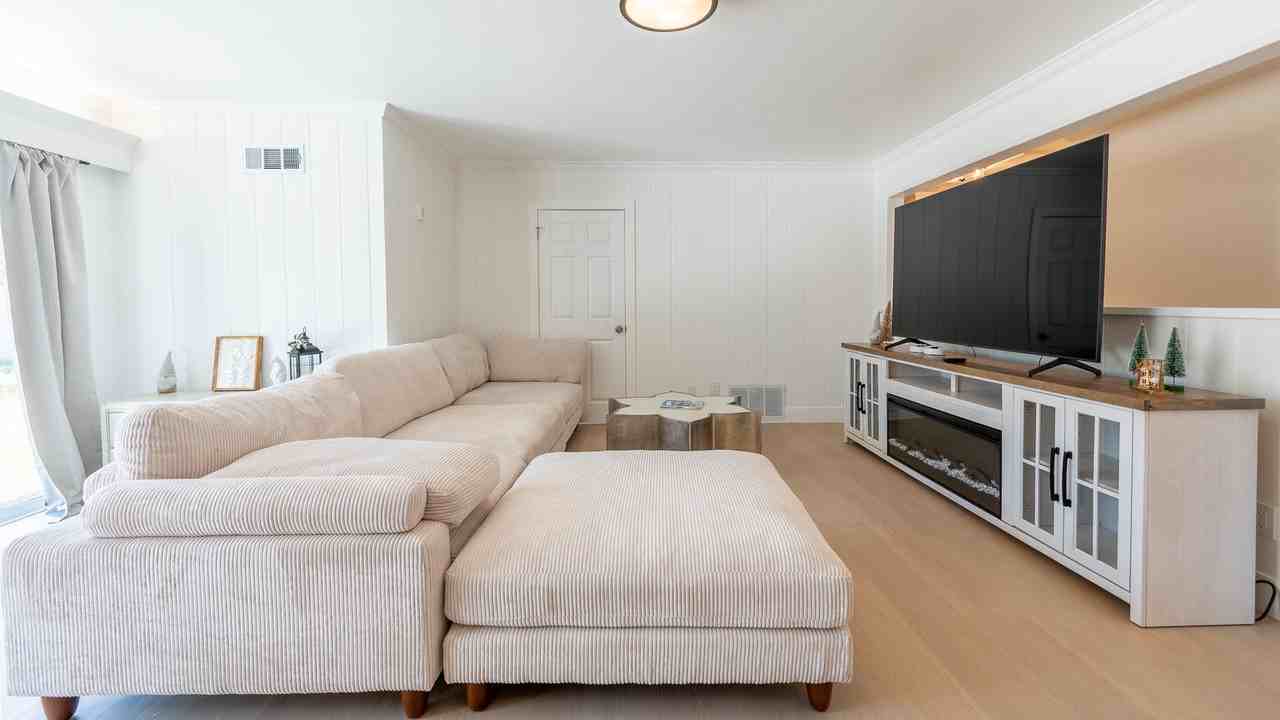 705 E Foothill Blvd - Photo 4 of 47