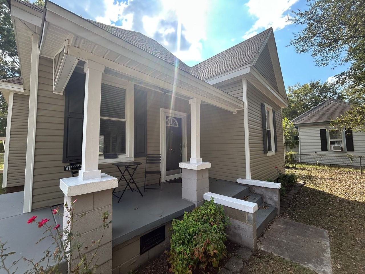 24 A St Sw - Photo 2 of 13