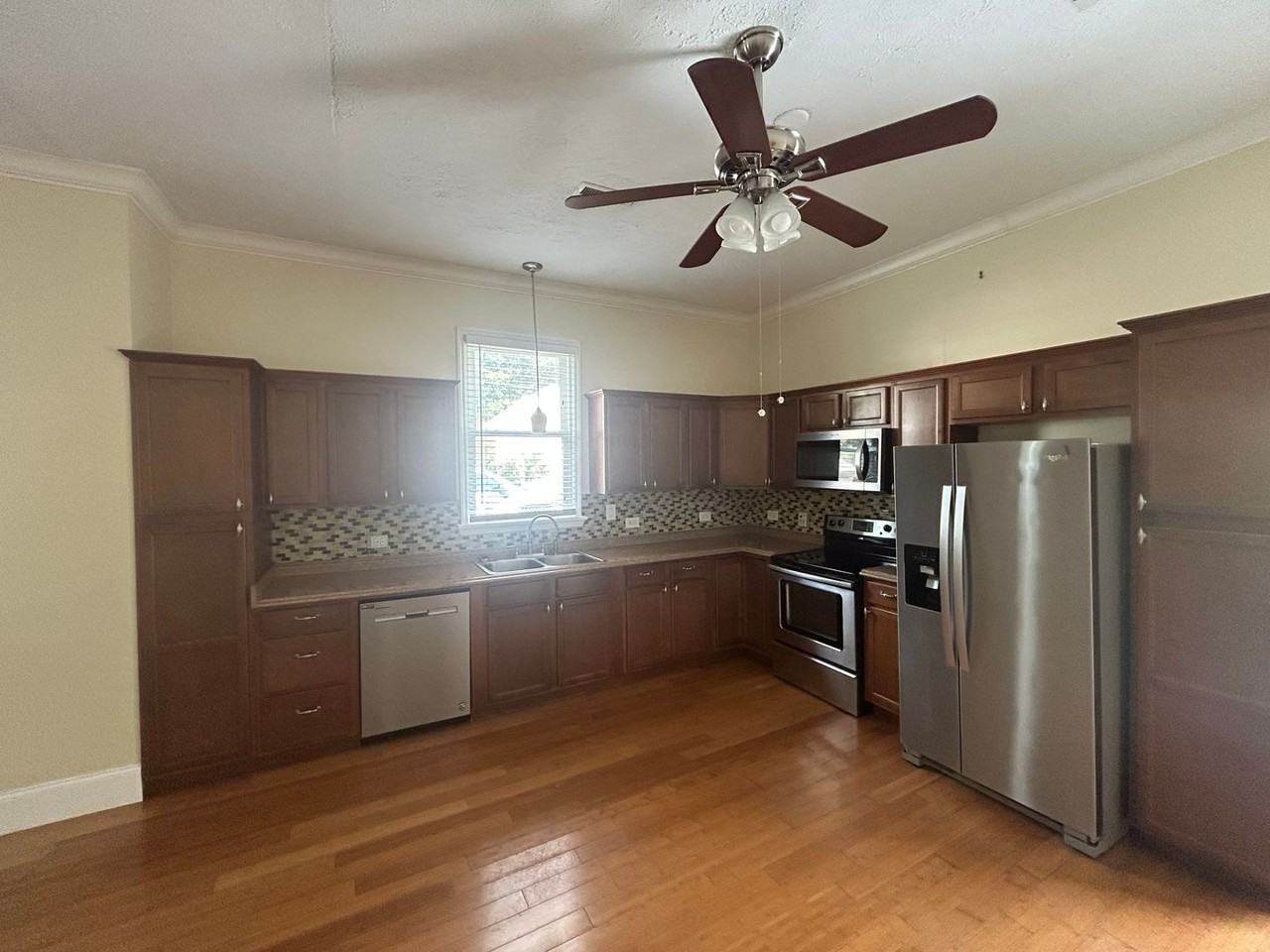 24 A St Sw - Photo 4 of 13