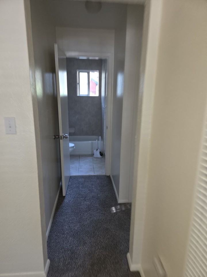 808 Los Angeles Ave #4 - Photo 7 of 9