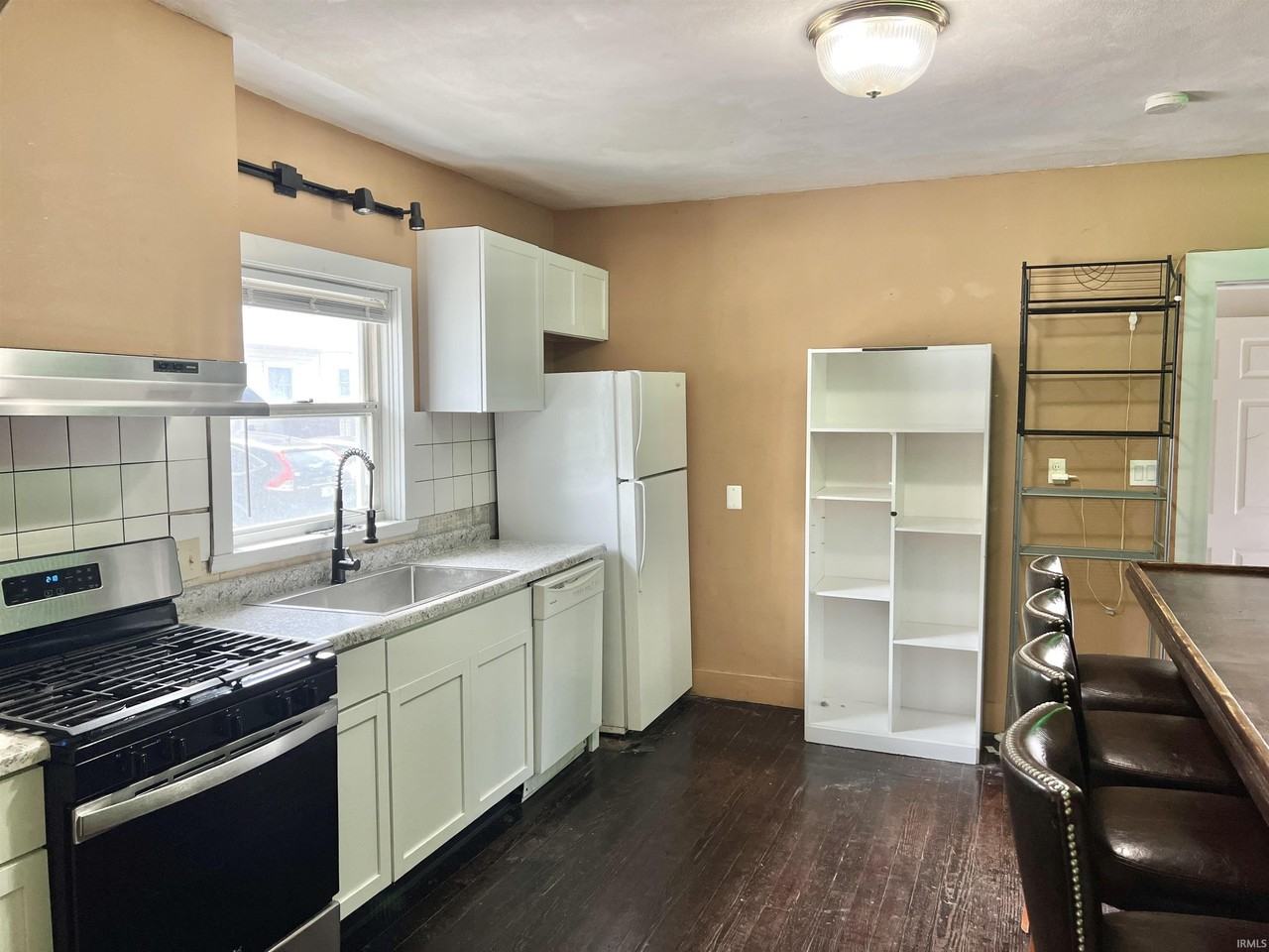 1109 North Indiana Avenue - Photo 7 of 20