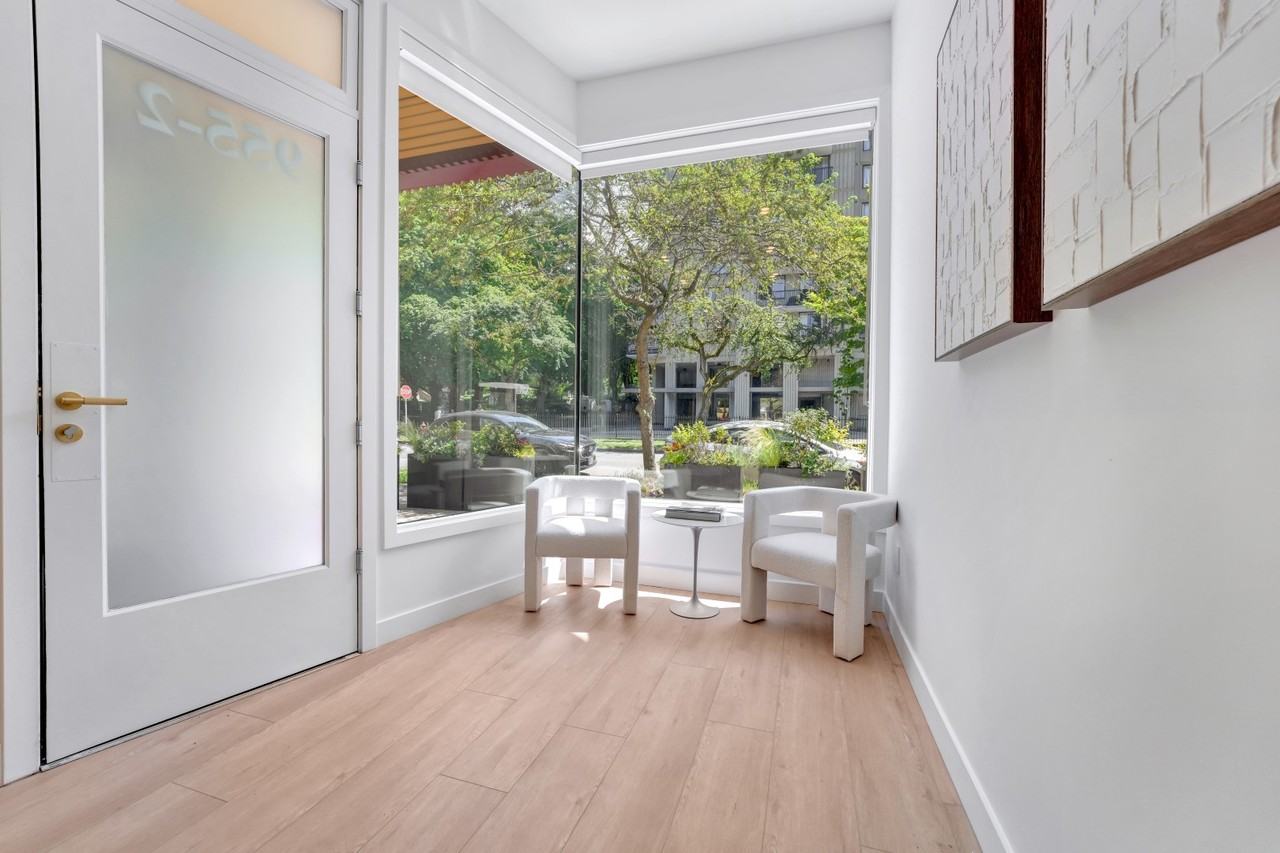 955 Nicola Street - Photo 3 of 34