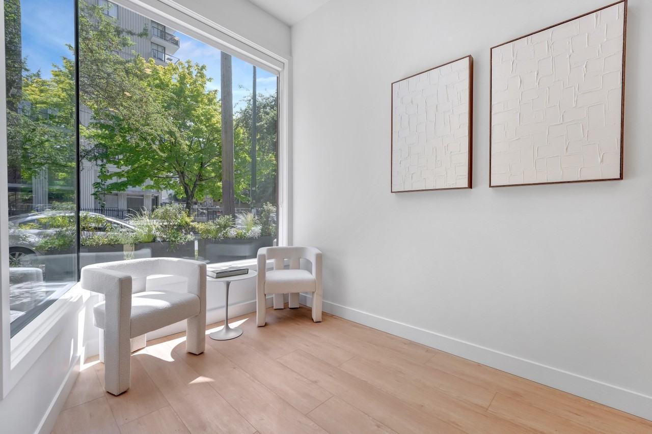 955 Nicola Street - Photo 6 of 34