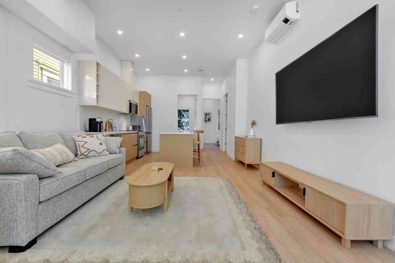 955 Nicola Street - Photo 7 of 34