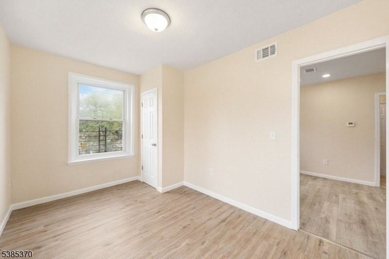 115 Jefferson Avenue - Photo 4 of 9