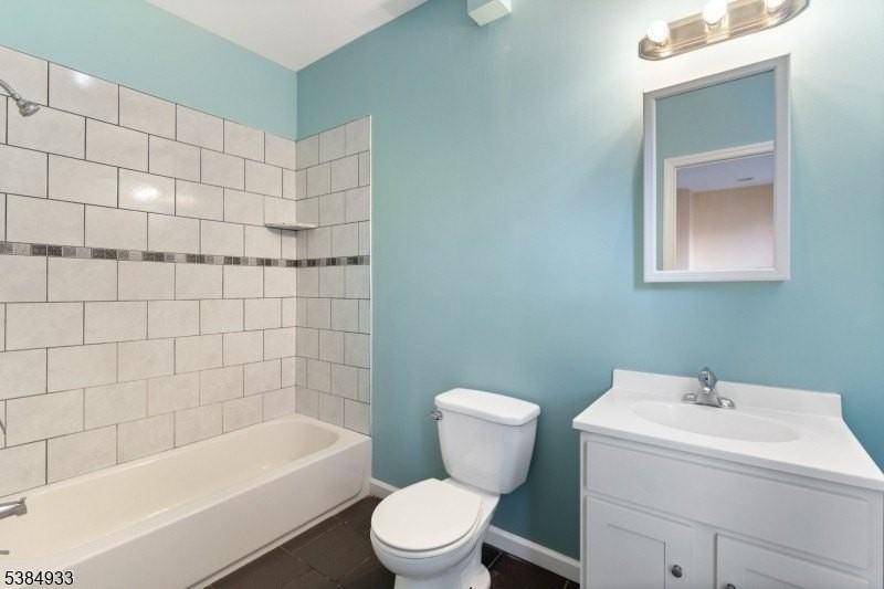 87 Columbia Ave #3 - Photo 3 of 9