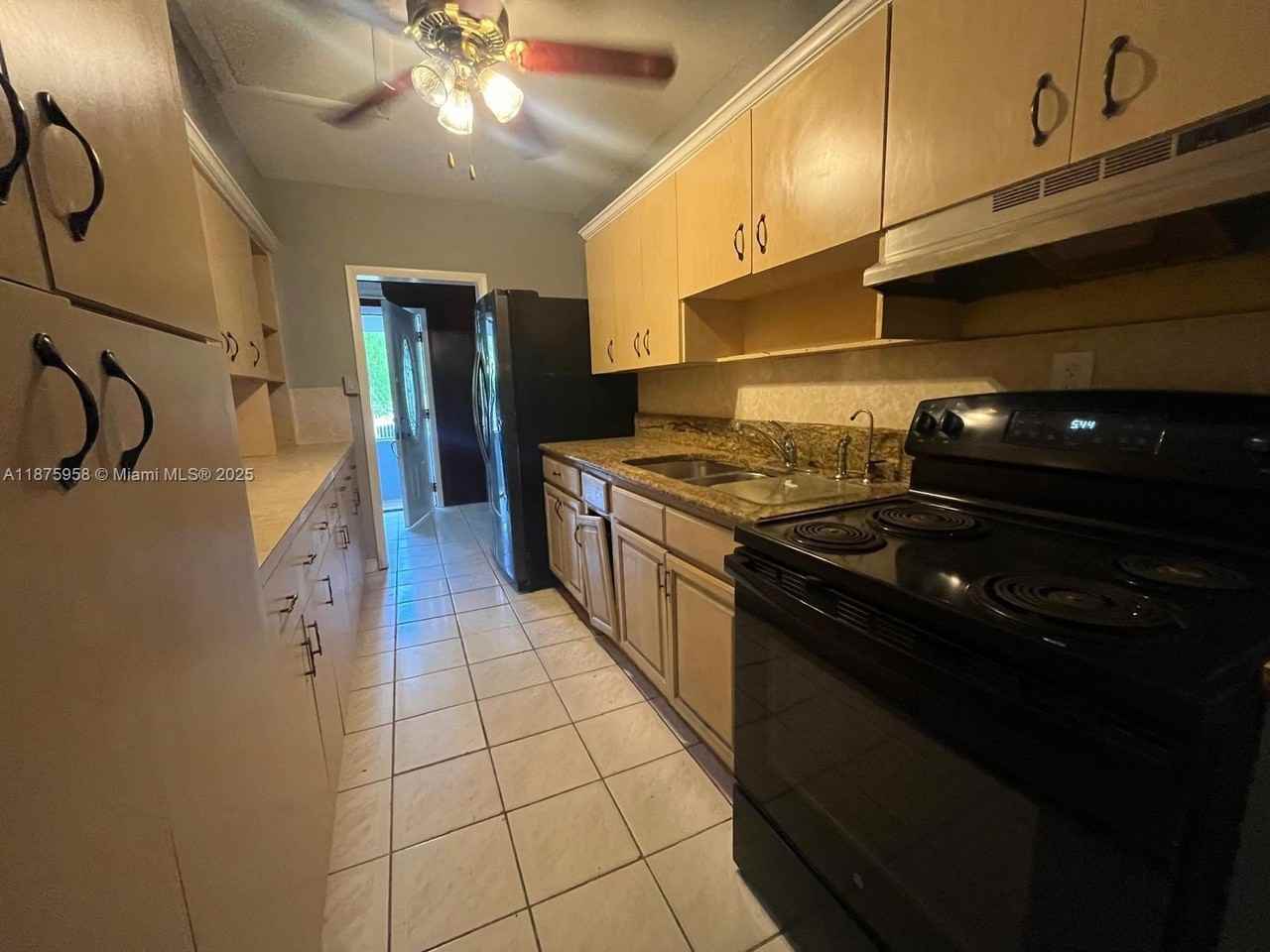 1330 Ne 203rd St - Photo 6 of 48