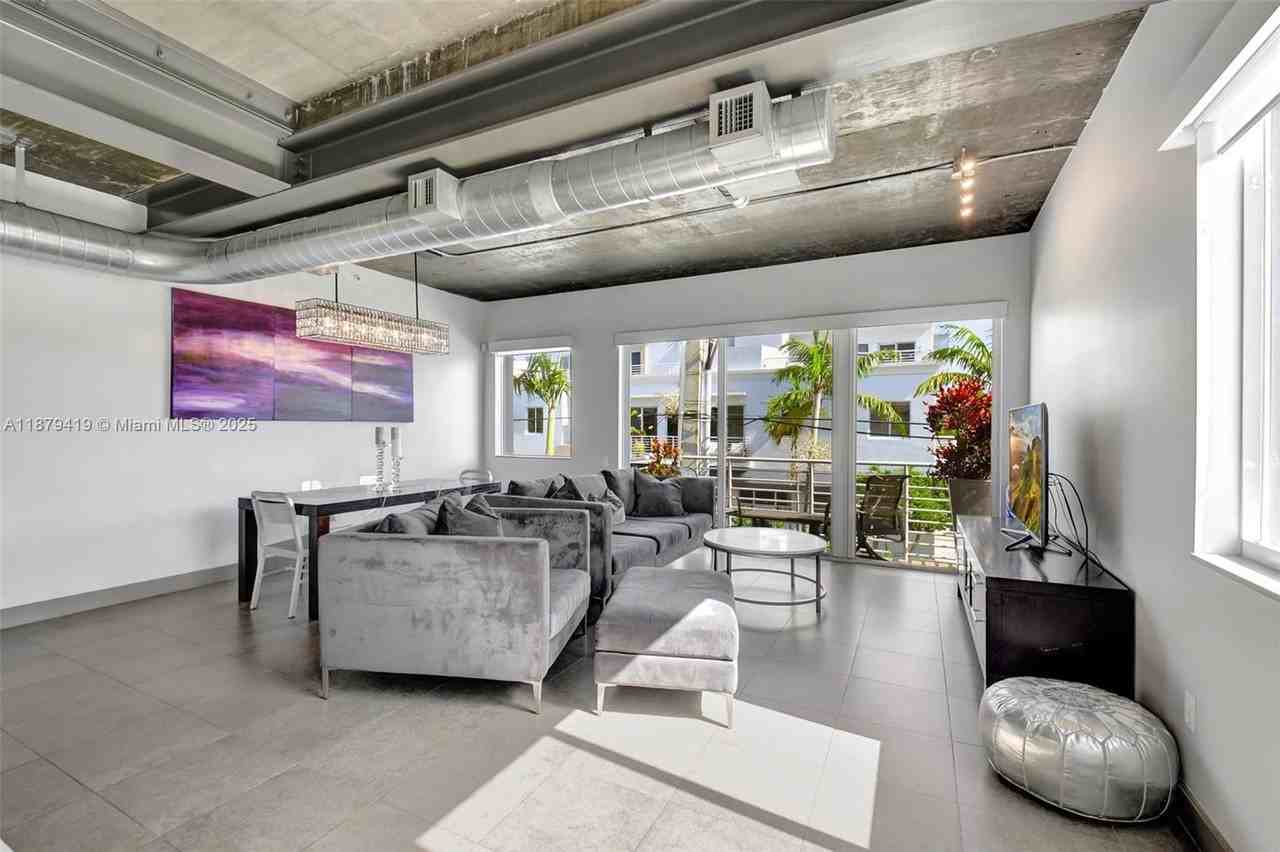 110 Se 2nd St #203 - Photo 2 of 38